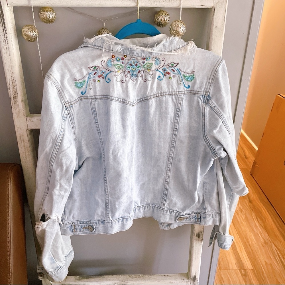 Old Navy Light Blue Embroidered Denim Jacket - Picture 6 of 8